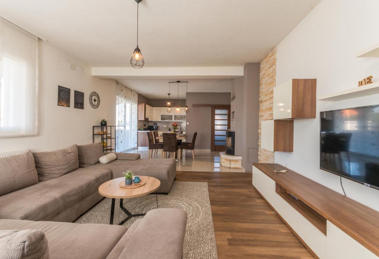 Villa Lucija 비오그라드나모루 외부 사진